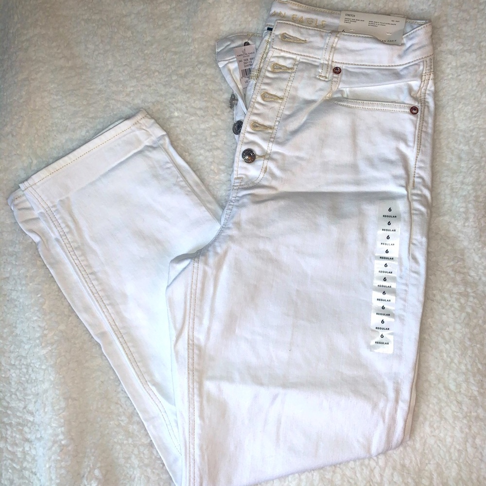 American Eagle White Mom Jeans